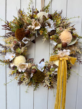 Load image into Gallery viewer, Biscotti & Shortbread Pomwreath - approx 35cm