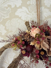 Load image into Gallery viewer, Pumpkin shaped Berries Pomwreath - approx 35cm