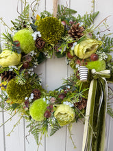 Load image into Gallery viewer, Peppermint & Pistachio Pomwreath - approx 35cm