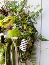 Load image into Gallery viewer, Peppermint & Pistachio Pomwreath - approx 35cm