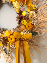 Load image into Gallery viewer, Autumn Gold Pomwreath - approx 28cm. * Recommended for indoor use only.