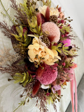 Load image into Gallery viewer, Sun Kissed Pinks Pomwreath- recommended for indoor use - approx 28cm.