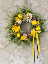 Load image into Gallery viewer, Sweet Easter Pomwreath - approx 20cm