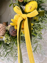 Load image into Gallery viewer, Sweet Easter Pomwreath - approx 20cm