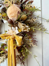 Load image into Gallery viewer, Biscotti &amp; Shortbread Pomwreath - approx 35cm
