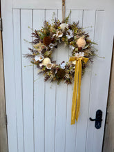 Load image into Gallery viewer, Biscotti &amp; Shortbread Pomwreath - approx 35cm

