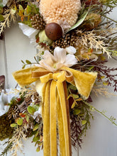 Load image into Gallery viewer, Biscotti &amp; Shortbread Pomwreath - approx 35cm
