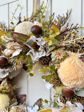 Load image into Gallery viewer, Biscotti &amp; Shortbread Pomwreath - approx 35cm
