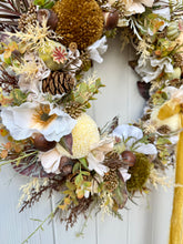 Load image into Gallery viewer, Biscotti &amp; Shortbread Pomwreath - approx 35cm
