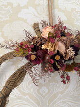 Load image into Gallery viewer, Pumpkin shaped Berries Pomwreath - approx 35cm
