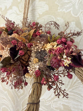 Load image into Gallery viewer, Pumpkin shaped Berries Pomwreath - approx 35cm
