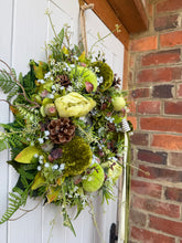 Load image into Gallery viewer, Peppermint &amp; Pistachio Pomwreath - approx 35cm
