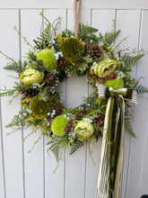 Load image into Gallery viewer, Peppermint &amp; Pistachio Pomwreath - approx 35cm
