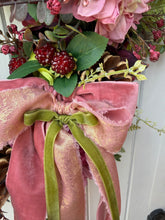 Load image into Gallery viewer, Berry Kiss Pomwreath - approx 35cm
