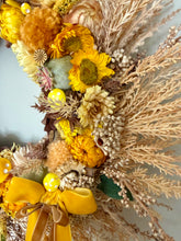 Load image into Gallery viewer, Autumn Gold Pomwreath - approx 28cm. * Recommended for indoor use only.

