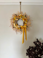 Load image into Gallery viewer, Autumn Gold Pomwreath - approx 28cm. * Recommended for indoor use only.
