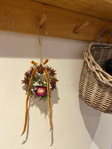 Star Anise Festive Pomwreath - approx 11cm.