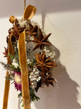 Load image into Gallery viewer, Star Anise Festive Pomwreath - approx 11cm.
