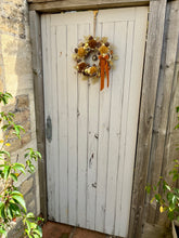 Load image into Gallery viewer, Pinecones &amp; Caramel Swirls Pomwreath - approx 25cm
