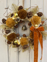 Load image into Gallery viewer, Pinecones &amp; Caramel Swirls Pomwreath - approx 25cm
