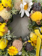 Load image into Gallery viewer, Sweet Easter Pomwreath - approx 20cm
