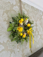 Load image into Gallery viewer, Sweet Easter Pomwreath - approx 20cm
